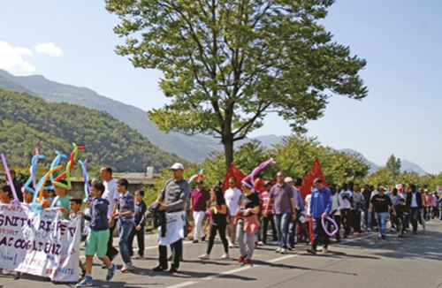 marcia sulla stessa strada